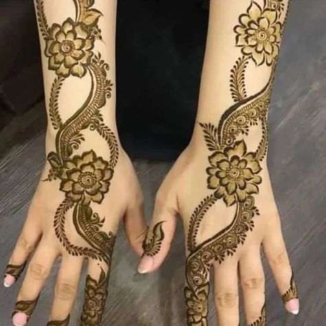 full hand mehndi designs Arabic Mehndi Designs Brides, Hand Design Mehndi, Simple Mehndi Designs Arabic, Arab Henna, Mehndi Designs Arabic, Mehndi Design Bridal, Full Hand Mehndi Design, Kids Henna, Simple Mehandi