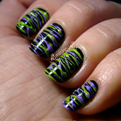 Black China, Green Halloween, Glaze Ideas, Green China, Halloween Acrylic Nails, Fingernail Designs, New Nail Designs, Nails Green, Black Nail Designs