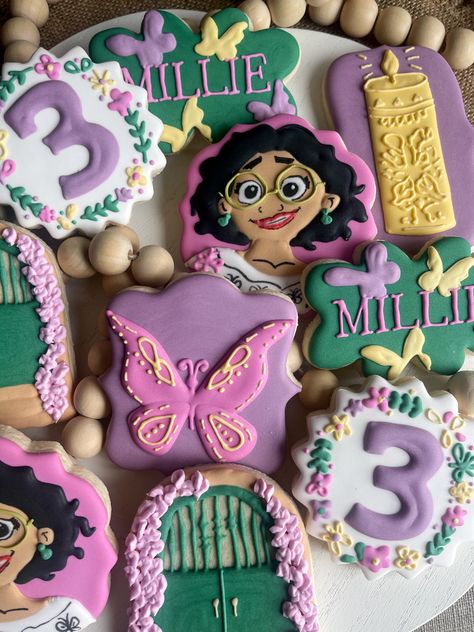 Cookie Art, Custom Cookies, Sugar Cookies Decorated, Royal Icing, 3rd Birthday, Cookie Decorating, Sugar Cookies, Decorating Ideas, Sugar Cookie