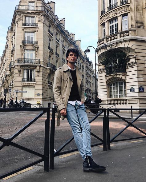 See this Instagram photo by @marcforne • 13.5k likes Marc Forne, Young Outfit, Male Portrait Poses, Travel Photoshoot, Travel Pose, Guy Style, Mens Photoshoot Poses, Men Photoshoot, Paris Pictures