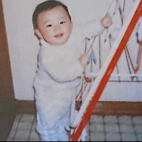 Jeonghan Baby Pic, Jeonghan Svt, Svt Jeonghan, Bonnie And Clyde, Seventeen Jeonghan, Joshua Seventeen, Bonnie N Clyde, Joshua Hong, Seventeen Album