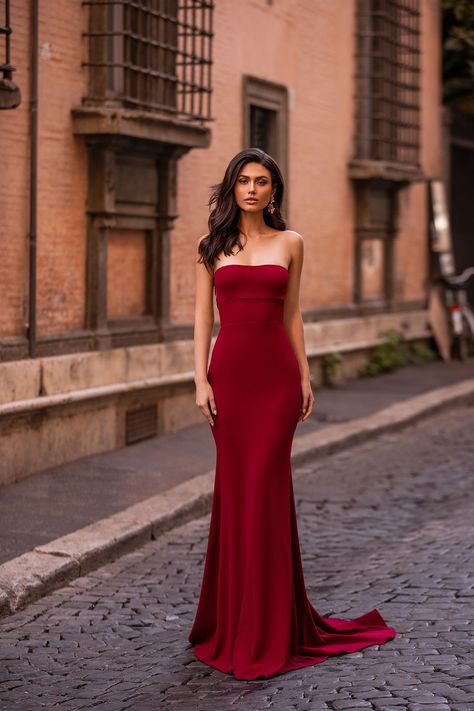 Halina - Wine Red Strapless Gown with Lace-Up Back & Mermaid Train Victoria Bronova, Alamour The Label, Long Mermaid Dress, Red Strapless Dress, Dress Display, Amazing Dresses, Winter Photoshoot, Black Tie Dress, Red Gowns