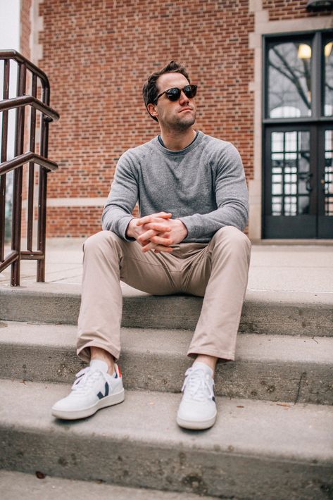 White Converse Outfit Men, Veja Men, Apl Sneakers, All White Shoes, White Shoes Outfit, White Converse Outfits, Mens Wardrobe Essentials, White Sneakers Outfit, Sneakers Outfit Men