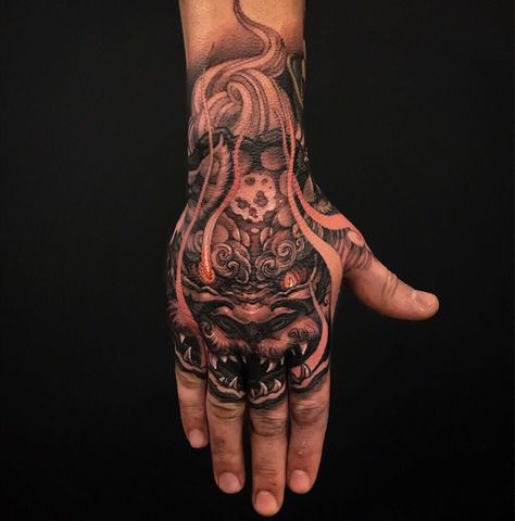 Foo Dog hand piece by Patrick (@patrick_chronicink) done at Chronic Ink Tattoo - Toronto, Canada Tato Irezumi, Dragon Hand Tattoo, Hand Tattoos Pictures, Japanese Hand Tattoos, Hand Tattoo Images, Herren Hand Tattoos, Foo Dog Tattoo, Tattoo Japanese Style, Hand Tattoos For Girls