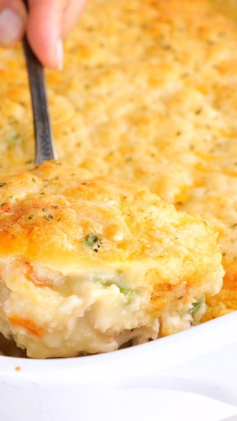 Chicken Cobbler Recipe, Chicken Cobbler, Idee Pasto, Easy Dinner Recipe, Cobbler Recipe, Pot Pies Recipes, Chicken Pot Pie Recipes, Chicken Main Dishes, Yummy Chicken Recipes