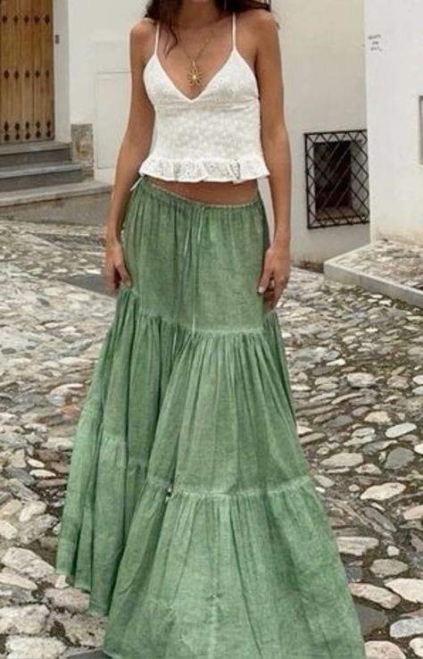 January Fashion, Stylish Outfits Casual, Mode Hippie, Italy Outfits, Crisp Autumn, Trendy Outfit Ideas, Winter Outfit Inspiration, Trendy Fall, Trendy Outfit