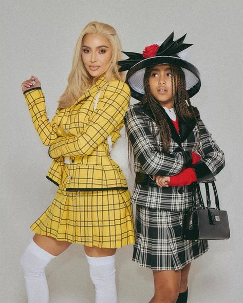 Kim Kardashian and North West recreate Cher and Dionne from 'Clueless' Clueless Cher And Dionne, Kim Kardashian Costume, Kardashian Halloween Costume, Kim Kardashian Halloween, Cher And Dionne, Clueless Costume, Kim Kardashian And North, Kim And North, Clueless Halloween Costume