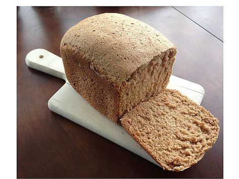 Spelt is a beneficial whole grain that's similar to wheat. Make your own spelt bread in a bread machine at home with this simple recipe. Bread Machine Banana Bread, Spelt Bread Recipe, Spelt Flour Recipes, Spelt Recipes, Fmd Recipes, Spelt Bread, Banana Bread Recipe Moist, Bread Maker Recipes, Moist Banana Bread