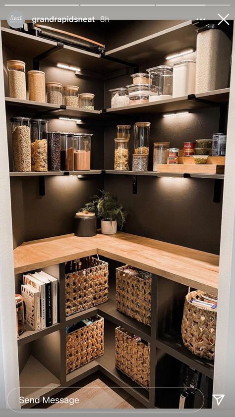 Tiny Narrow Pantry Ideas, Good Pantry Organization, Modern Farmhouse Pantry Organization, Pantry Organization Design, Pantry Floor Plan Layout, Black Pantry Ideas, Pretty Pantry Ideas, Pantry Modern Design, Exposed Pantry Ideas