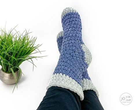 Men's Slipper Socks - Free Crochet Pattern | Jo to the World Creations Men Crochet Pattern, Sock Crochet Pattern, Crochet Socks Free Pattern, Sock Crochet, Crochet Slipper Socks, Socks Crochet Pattern, Crochet Mens Hat, Thanksgiving Crochet, Socks Crochet