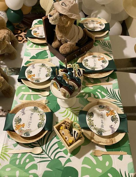 Birthday Lion King, Jungle Safari Party Decorations, Safari Party Foods, Lion King Birthday Party, Lion King Birthday Party Ideas, Jungle Theme Decorations, Safari Party Decorations, Baby Birthday Party Decorations, Jungle Party Decorations