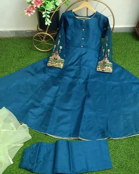 *😇New Arrival New Design😇*
      *Katan silk fabric  Collection* 
  *🔥3 Piece suits🔥* 
      *🥳 Bazu organza Embroidery 🥳*
      🎊* 
  *Brautiful Contras Collection* 
 *💰3pc Dress Price only 2600💰*        small chest 18 length 49
Medium chest 20 length 50 inch  flair frant Sid 90 all round inch totl 180
Large chest 22 length 50
Flair 180         Fant and back hab.          
Kzbth Katan Silk Dress Design, Silk Dress Design, Organza Embroidery, Maxi Design, Dress Book, Katan Silk, Stylish Dress Book, 3 Piece Suits, Small Chest