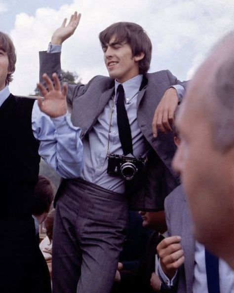 Beatles George Harrison, Beatles George, Bug Boy, Beatles Photos, Beatles Pictures, Something In The Way, The Fab Four, Ringo Starr, George Harrison