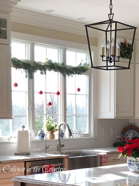 Bay Window Decorating Ideas Kitchen, Window Sill Christmas Decor, Window Seal Ideas Decor, Small Kitchen Window Over Sink, Window Seal Ideas, Kitchen Window Sill Ideas, Bay Window Decorating Ideas, Exterior Window Sill, Small Kitchen Window