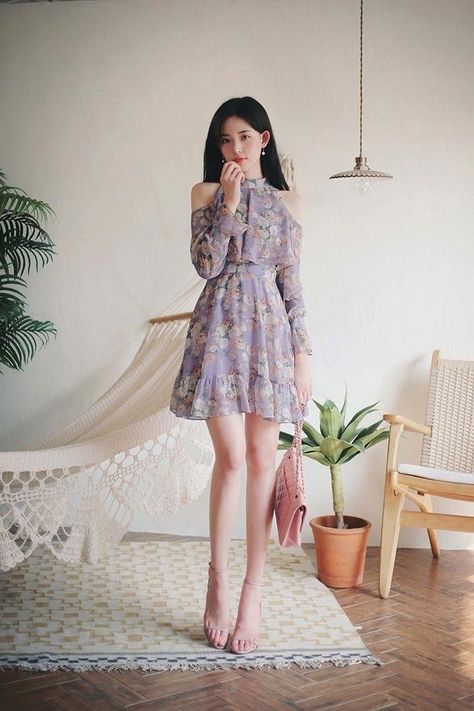 Peach Sneakers, Adidas Stella, Korean Fashion Dress, Korean Fashion Women, Korean Girl Fashion, Korean Fashion Trends, Korean Dress, Ulzzang Fashion, Shoes Adidas