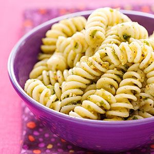 Top Folate Food for Healthy Pregnancy Foods High In Folate, Foods For Pregnancy, Folate Foods, Healthy Pregnancy Diet, Pistachio Pesto, Nut Recipes, Pregnancy Food, Pregnant Diet, Healthy Pasta Recipes