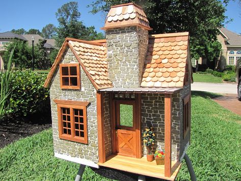 English Cottage Dollhouse, Miniature Stone Houses, Stone Cottage Dollhouse, Vermont Farmhouse Dollhouse, Cottage Dollhouse, Mini Homes, Lisa’s Country Cottage Dollhouse, Tiny Furniture, Cubby House