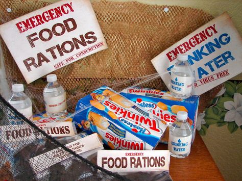 Great decoration idea Walking Dead Birthday Party, Zombie Themed Party, New Years Party Themes, Zombie Apocalypse Party, Zombie Halloween Party, Food Rations, Zombie Birthday Parties, Zombie Birthday, Nerf Party