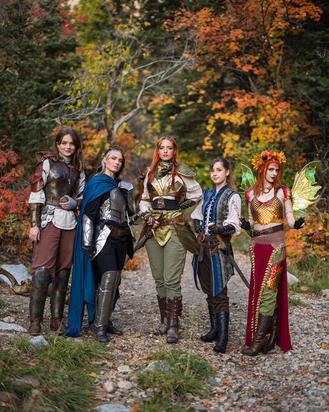 Athena (@athena.cos) • Instagram photos and videos Medieval Fantasy Clothing, Fantasy Adventurer, My Family Picture, Group Cosplay, Ren Faire Outfits, Medieval Cosplay, Elf Cosplay, Photography Mini Sessions, Fair Outfits