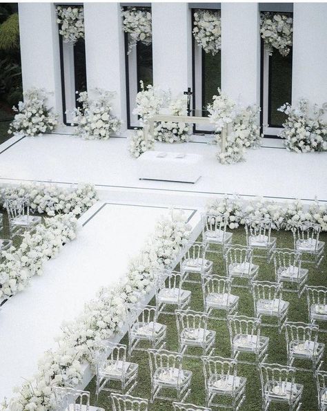 Luxury Wedding Flowers Decor, Elegant Wedding Isles Decoration, Wedding Venues In Texas, White Wedding Decorations, Dream Wedding Reception, Wedding Stage Design, White Wedding Theme, Dream Wedding Decorations, Luxury Wedding Decor