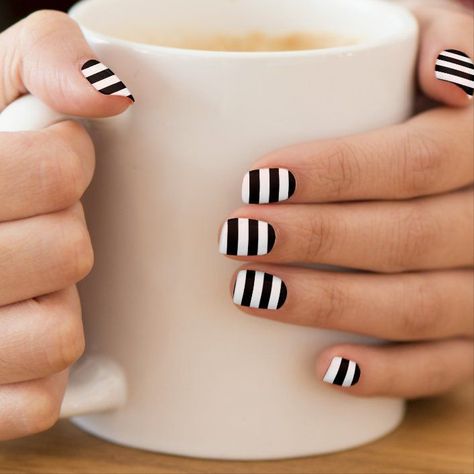 Music Nail Art, Nail Art Cute, Music Nails, Black And White Nail Designs, Black And White Nail, White Piano, Nail Art 3d, Minx Nails, Cute Nail Art Designs