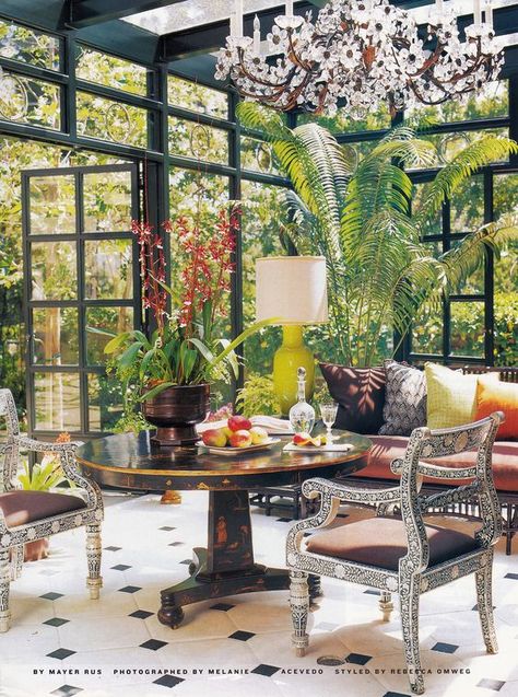 A conservatory in a 1920′s Beverly Hills residence decorated by Thomas Beaton merges traditional and orientalist design. Photography by Melanie Acevedo for House & Garden. 1920s Interior, 1920s Interior Design, Sunroom Decorating, 1920s House, Beverly Hills Houses, Glass Room, Glass House, Winter Garden, Garden Room