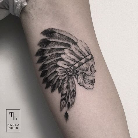 Indian Skull Tattoos, Headdress Tattoo, Blade Tattoo, Shoulder Blade Tattoo, Native Tattoos, Tattoo Vintage, Indian Skull, Indian Headdress, Indian Tattoo