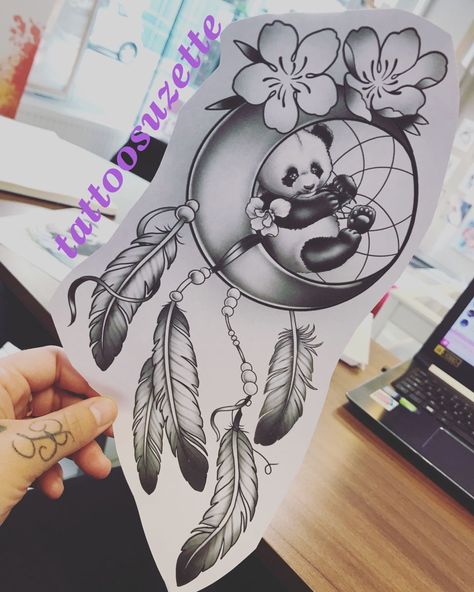 Panda Dream Catcher Tattoo, Flower Dreamcatcher Tattoo, Tattoo Suzette, Dream Catcher Tattoo Design Unique, Panda Tattoo Ideas, Panda Tattoo Design, Tattoo Dreamcatcher, Atrapasueños Tattoo, Arm Tattoos Lettering