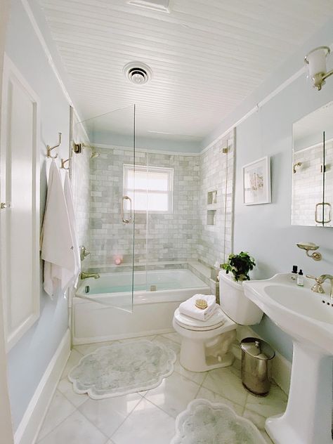 Tubs Small Bathroom, Tub Splash Guard Ideas, Tub Shower Combo Remodel, Small Bathroom With Tub, Bathroom Tub Shower Combo, Upstate House, Bathtub Shower Combo, Tub Remodel, Bathroom With Tub