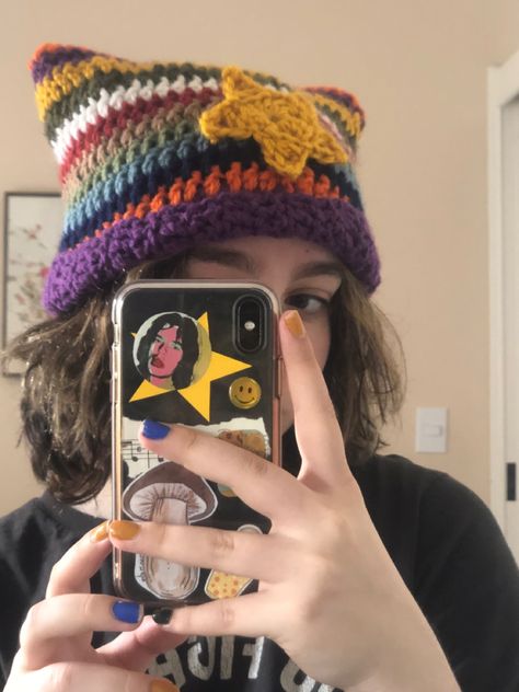 Radiohead Crochet, Funky Accessories, Funky Hats, Aesthetic Crochet, Crochet Inspo, Mirror Selfie, Yarn, Mirror, Sewing