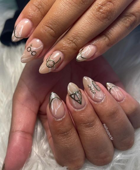 Harry Potter but keep it ✨classy✨ . . BIAB, level lll nail art . . #nails #nailusa #nailart #naildesign #nailsofinstagram #naildesigns #nailsoftheday #naildesignsideas #gel #gelnails #raleigh #durham #raleighnails #trend #trendynails #BIAB #springnails #BIABnails #harrypotter #harrypotternails Harry Potter Hufflepuff Nails, Bookish Nail Art, Subtle Harry Potter Nails, Cute Harry Potter Nails, Harry Potter Christmas Nails, Hufflepuff Nail Art, Halloween Nails Classy, Harry Potter Acrylic Nails, Book Nails Designs