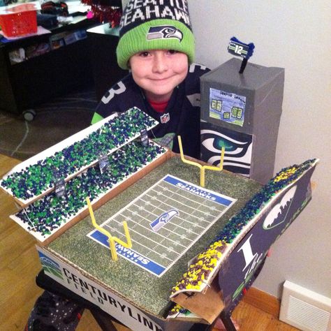 Steelers Valentine Box Ideas, Football Stadium Valentine Boxes, Football Diorama, Football Field Valentines Boxes, Soccer Valentine Box Ideas, Football Valentines Boxes, Valentines 2024, Valentine Boxes For School, Turkey Project