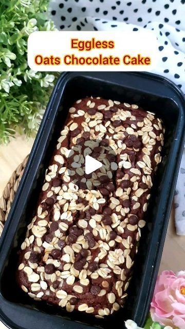 Vaidehi on Instagram: "Do you find eating Oats boring then you must try this recipe of Oats. One of the yummiest ways to eat Oats.. Eggless Oats Chocolate Cake .. Super soft, this cake is a healthy solution to your sweet cravings without compromising on the taste.. Follow along for the perfect recipe.. 🥮1 cup Oats.. 🥮1/4 cup wheat flour.. 🥮Half cup yoghurt.. 🥮Half cup jaggery.. 🥮1/4 cup oil.. 🥮1tbsp cocoa powder (unsweetened).. 🥮1tsp baking powder.. 🥮Half tsp baking soda.. 🥮1-2 tbsp milk or as required.. 🥮Vanilla essence and choco chips.. 🥮Start with grinding oats into fine powder... 🥮Whisk oil, jaggery and yoghurt. Add in Vanilla essence.. 🥮Now goes in Oats powder... 🥮Sift wheat flour, baking powder, cocoa powder and baking soda... 🥮Fold the batter and add milk to adjust th Oats Cake Recipe Eggless, Choco Powder Recipes, Oats Cake, Oat Cake Recipes, Oats Chocolate, How To Make Oats, Eggless Cake Recipe, Oat Cakes, Eggless Cake