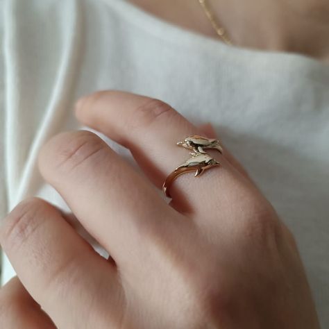 Dolphin Ring, Fish Ring, Ring Everyday, Minimal Ring, Birthday Jewelry, Gold Bodies, Animal Rings, Precious Jewels, Midi Rings