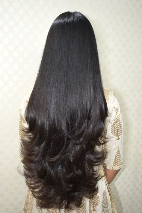 Step Cut For Long Hair Indian, Very Long Haircut, Short Layers Long Hair, Layers Long Hair, Indian Hair Cuts, Hair Style Vedio, Haircuts For Long Hair With Layers, Long Shiny Hair, Long Indian Hair