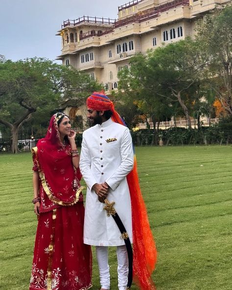 Preserving centuries-old traditions: Jaipur's royal family celebrates Gangaur with grace. The annual festival, dedicated to Goddess Gauri, is a symbol of marital happiness and conjugal bliss. The royal family's elaborate processions and rituals showcase their deep-rooted connection to their cultural heritage. . . . 📸 : @yashashtea . . . #galleryjpr #jaipurgallery #jaipur #jaipurindia #culturalheritage #jaipurheritage #jaipurcity #royalfamily #gangaurfestival #jaipurroyalfamily #citypalacejaipur Jaipur Royal Family, Poshak Aesthetic, Rajasthani Couple Photography, Pacho Jaipur, Rajput Couple, Indian Royal Family, Rajputana Wedding, Jaipur Culture, Royal Family Aesthetic