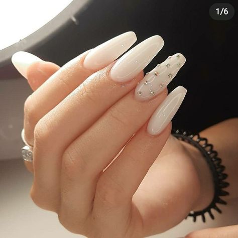 Pink Tip Nails, Unghie Sfumate, Vintage Nails, White Acrylic Nails, Vibrant Nails, Simple Acrylic Nails, Glow Nails, Classy Acrylic Nails, Acrylic Nails Coffin Short