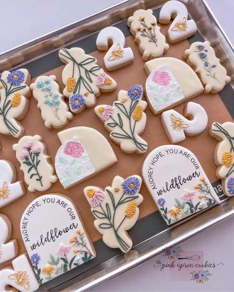 Love In Bloom Cookies, Realtor Cookies, Fondant Biscuits, Wildflower Birthday Party, Wedding Shower Cookies, Wildflower Birthday, Cookie Pan, Flower Sugar Cookies, First Birthday Cookies