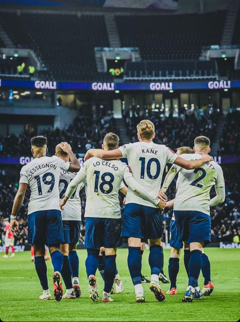 Tottenham Hotspur Wallpaper, Tottenham Hotspur Players, Soccer Wall Art, Tottenham Hotspur Football, White Hart Lane, Soccer Memes, Good Soccer Players, Tottenham Hotspur Fc, Football Poster