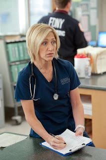 Hairstyles Nurse, Headshot Outfit Ideas, Headshot Outfit, Blonde Short Hairstyles, Nurse Hair, Edie Falco, Nurse Style, Mama Hair, Nurse Hairstyles