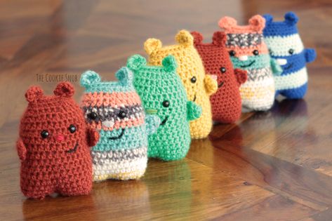 A Little Love Monster - The Cookie Snob Worry Monster Crochet Pattern, Monster Amigurumi, Arm Crocheting, Crochet Monster, Crochet Critters, Crochet Hippo, Collage Pieces, Monster Pattern, Crochet Toys Free