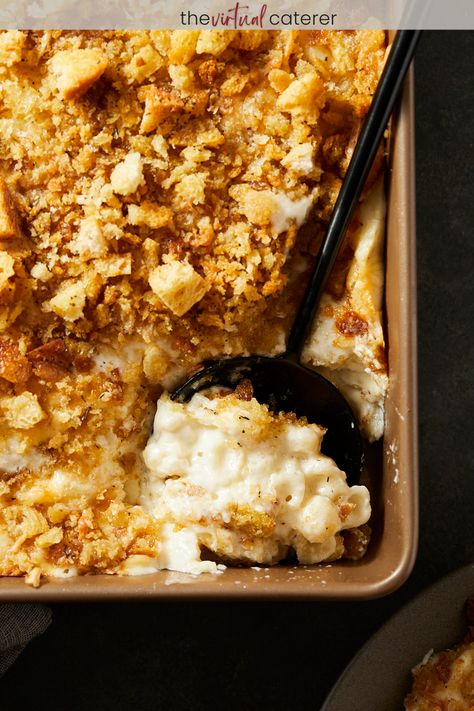 If you love creamy mac and cheese with crispy topping, you'll love this baked mac and cheese recipe!  This mac and cheese is made gratin style.  A decadent cream sauce is poured over cooked pasta shells and lots of cheese. Then, it's topped with more cheese and homemade breadcrumbs and baked. It's comfort food heaven and the perfect side dish for  Thanksgiving or Christmas dinner!  Save this recipe to impress your friends and family this holiday season. Mac And Cheese Christmas, Mac And Cheese Recipe Creamy, Best Baked Mac And Cheese, Creamy Baked Mac And Cheese, Homemade Breadcrumbs, Cheese Gratin, Baked Mac And Cheese Recipe, Creamy Parmesan Sauce, Cooked Pasta