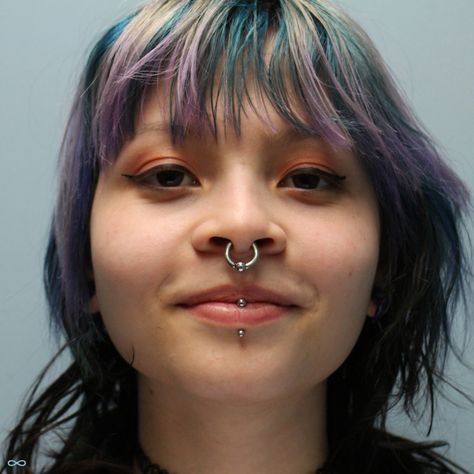 Labret Piercing Small Lips, Snake Bites Small Lips, Lip Piercing Small Lips, Vertical Labret Small Lips, Vertical Labret Piercing Small Lips, Vertical Labret Jewelry, Vertical Labret Piercing, Snake Bite Piercing, Vertical Labret