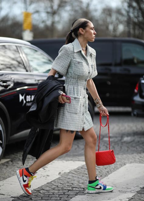 PARIS, FRANCE - MARCH 02: Fashion Week guest is seen outside the Chanel show during Paris Fashion week Womenswear Fall/Winter 2020/2021 Day Eight on March 02, 2020 in Paris, France. (Photo by Jeremy Moeller/Getty Images) Shoes To Wear To School, Color Block Hair, Ladylike Dress, Latest Hair Color, Fitness Style, Fall Styles, Baskets Nike, Popular Sneakers, Popsugar Fashion