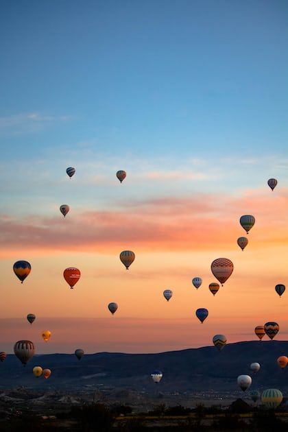 Cappodica Turkey Hot Air Balloon, Cappadocia Balloon, Turkey Tourism, Turkey Cappadocia, Balloon Prices, Visit Turkey, Balloon Company, Hot Air Balloon Rides, Travel Wallpaper