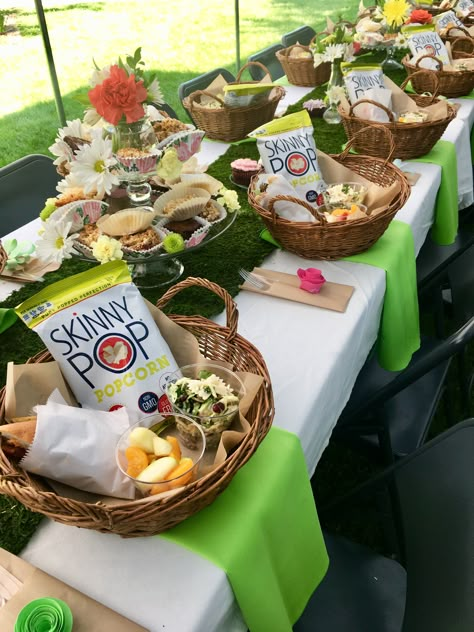 Teacher Appreciation Lunch 2018 Lunch Parties Food, Boxed Lunch Ideas For Adults Party, Teacher Catered Lunch, Lunch Event Ideas, Individual Lunch Boxes For Party, Teacher Appreciation Week Lunch Ideas, Boxed Lunch Ideas For Party, Work Luncheon Ideas, Picnic Container Ideas