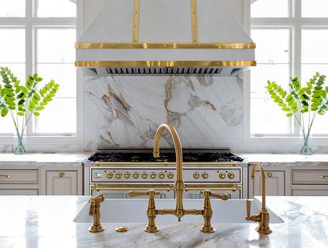 Elizabeth Garrett - Willowend Gold Range Hood, Ilve Majestic, Ilve Range, Beach House Kitchens, Hospital Interior Design, Turkey Day, Kitchen Inspiration Design, Home Building Design, Breakfast Area