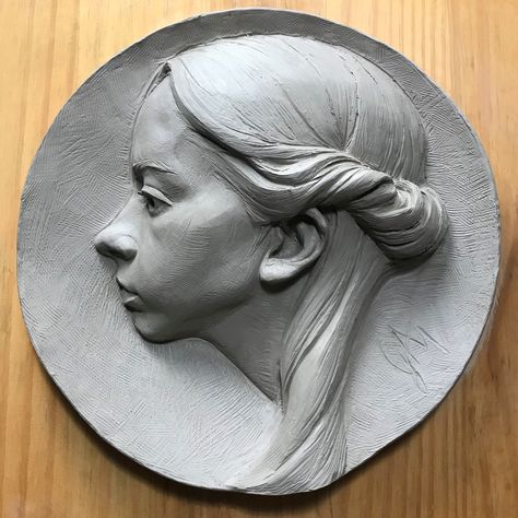 Sculpture Relief Art, Relief Work Art, High Relief Sculpture Clay, Relief Clay Sculpture, Clay Modelling Sculpture, Relief Sculpture Clay, Relief Sculpture Ideas, Clay Relief Sculpture, Clay Portrait