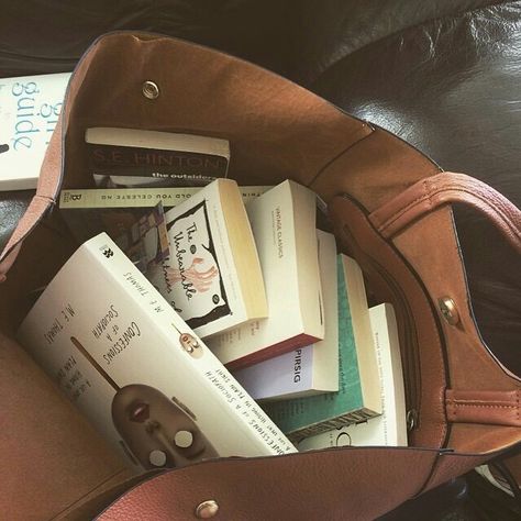 Lots Of Books, Studying Inspo, Book Nooks, I Love Books, Book Photography, Gilmore Girls, Study Motivation, Book Aesthetic, Love Book