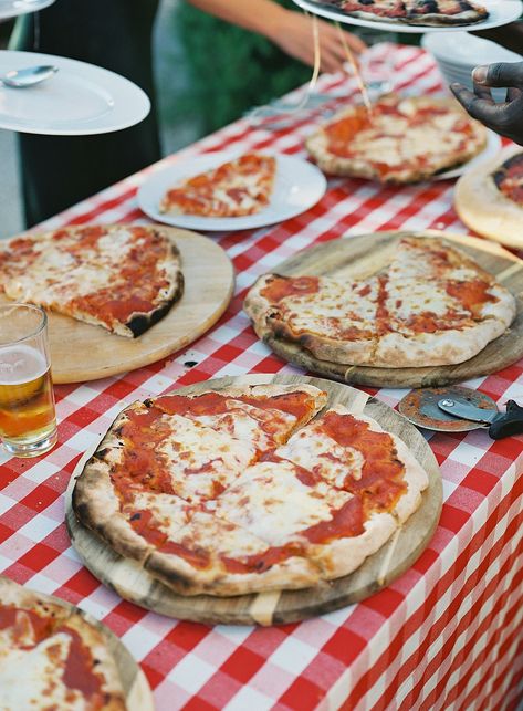 Italian Wedding Pool Party, Wedding Rehearsal Pizza Party, Italy Engagement Party, Summer In Italy Party, Italy Rehearsal Dinner, Pizza Garden Party, Pizza Themed Rehearsal Dinner, Pizza Bridal Shower Ideas, Italian Rehearsal Dinner Ideas